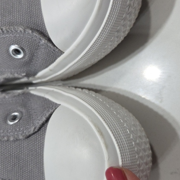 Sincerely Jules Gray Sneakers Sz 7.5 Gentle Used Excellent Conditions - Picture 7 of 9